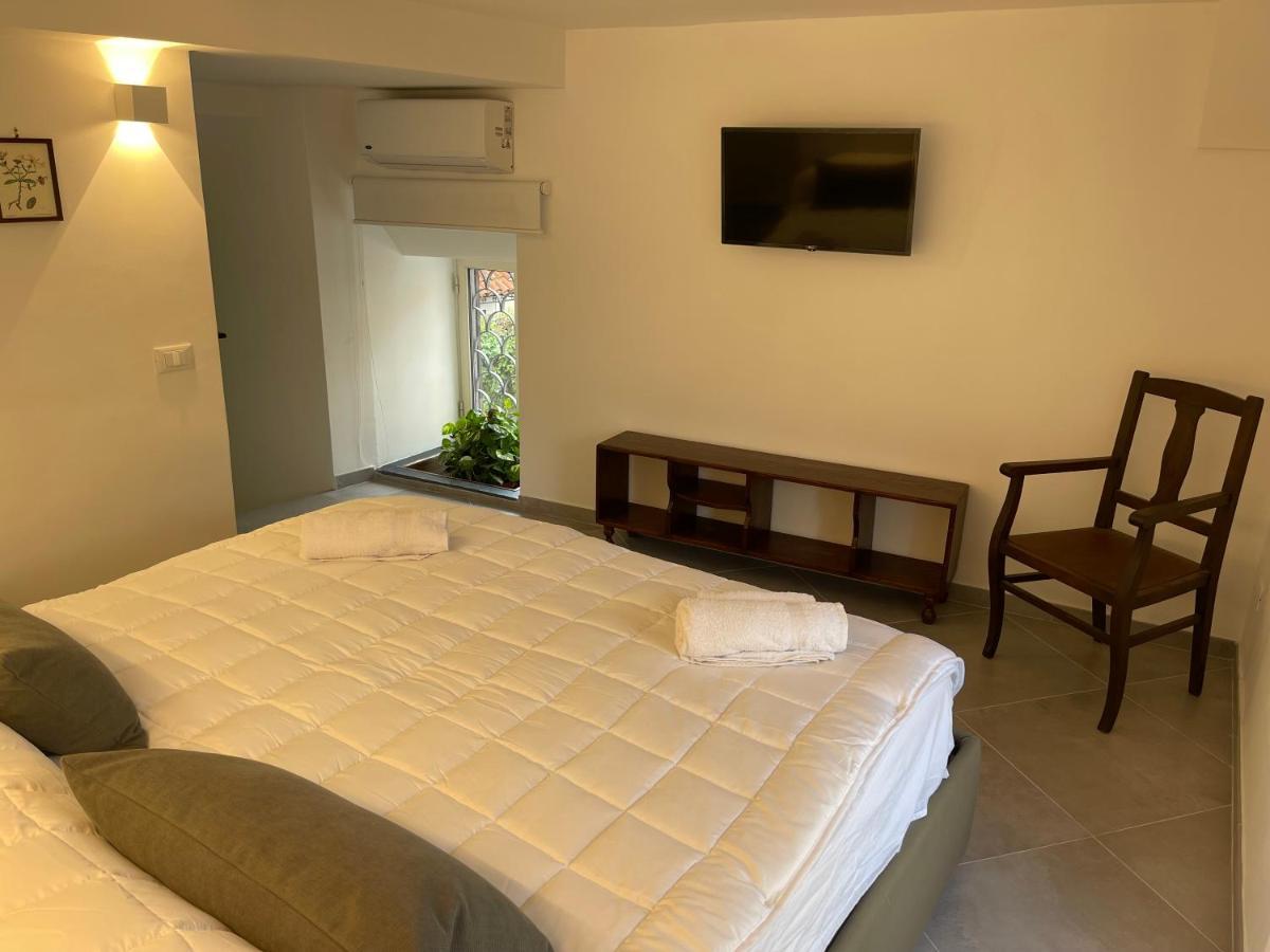 Cathedral House Design Apartment Palermo Bagian luar foto